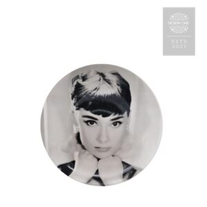 8-girl-plate